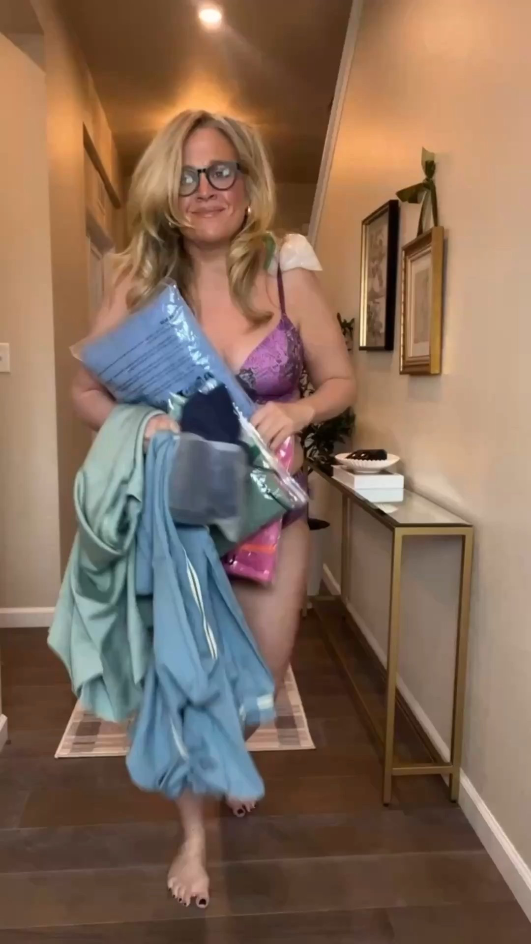  ✨Tap the bell, save and ❤️ for over 40 fashion, midlife style, midsize fashion and luxury looks for less. 

Hormonal belly friendly outfits that do not dig, cling, or make you feel frumpy 🤍

These are my go to winter to spring pieces that feel soft, polished, and actually comfortable for real midlife bodies. Easy layers, forgiving waistlines, and elevated basics that work for everyday life.

Everything is from Amazon and almost all under $40, which makes refreshing your closet feel doable, not overwhelming.

If getting dressed has felt frustrating lately, start here. These are confidence building staples, not trend traps.

Perfect for over 40, over 50, midsize, and anyone dressing a changing body with style.

👑"Helping you look good, feel good!" - Lindsey Denver

Over 40 fashion, over 50 style, midlife style, midsize fashion, Gen X style, body confidence, perimenopause style, mom outfits, over 45 style, over 50


Follow my LTK @Over40andmidlife on the @shop.LTK app to view this post and get my exclusive app-only content!

#liketkit 
@shop.ltk
https://liketk.it/5Quru

#LTKOver40 #LTKMidsize #LTKgrwm