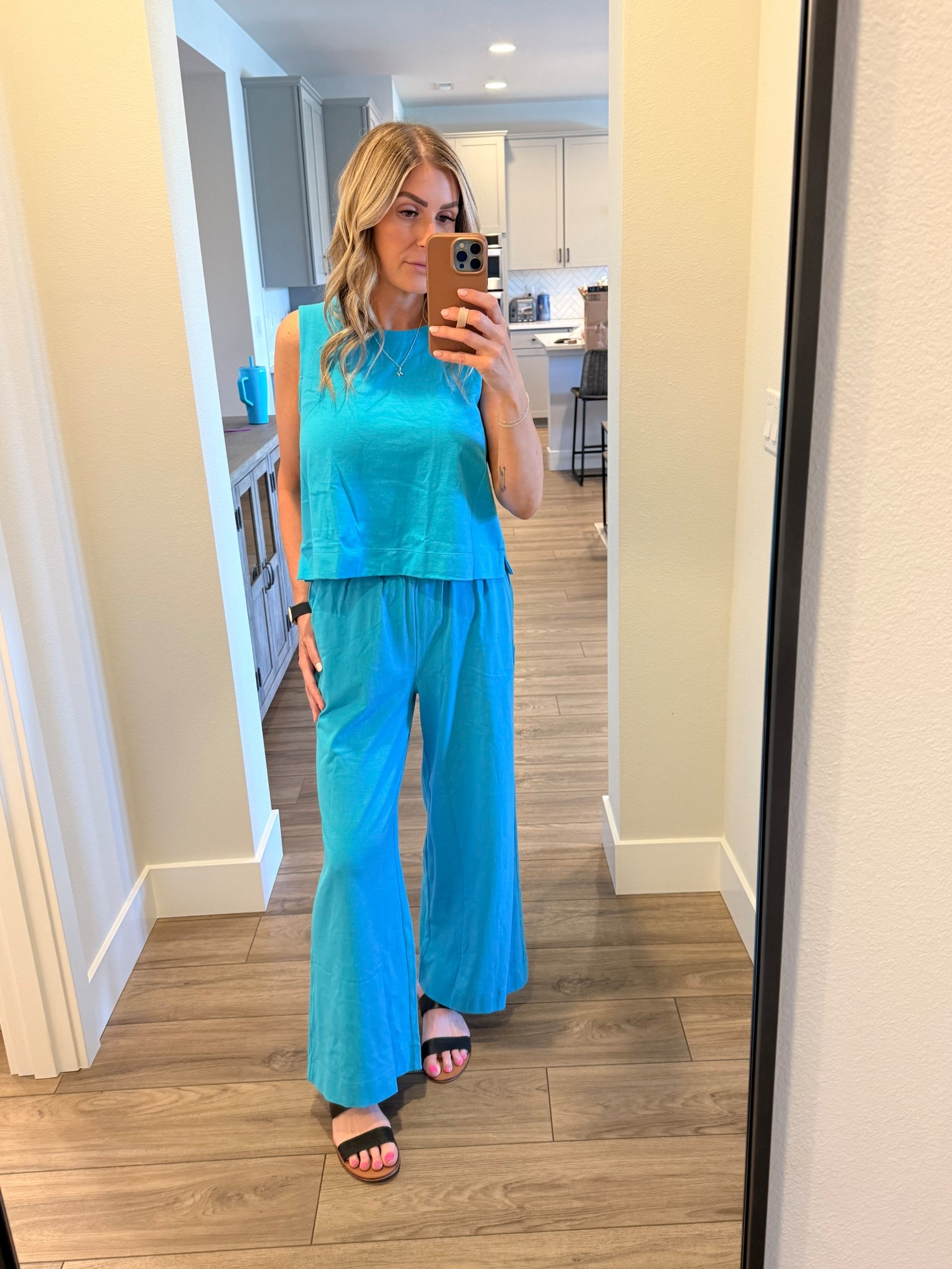 Sunshine season just got sweeter!
Light, breezy, and so on trend. This summer outfit comes in many color options and the sandals are the perfect pair! 
Tap to shop before they’re gone!

Bottoms: size small
Top: size medium
#LTKsummer #budgetfinds #summeroutfit 

#LTKSummerEdit #LTKStyleTip #LTKFindsUnder50