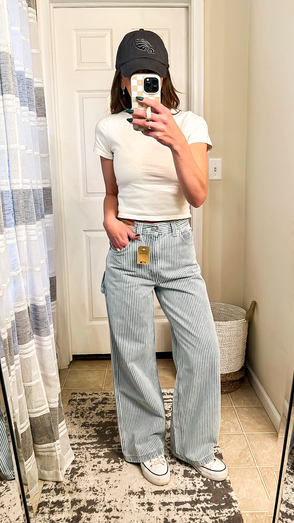 These new Levi’s cinch baggy jeans fit so cute! Love the adjustable waist which is perfect for fixing the waist gap in jeans. Wearing size 25

#LTKFindsUnder100 #LTKOver40 #LTKMostLoved