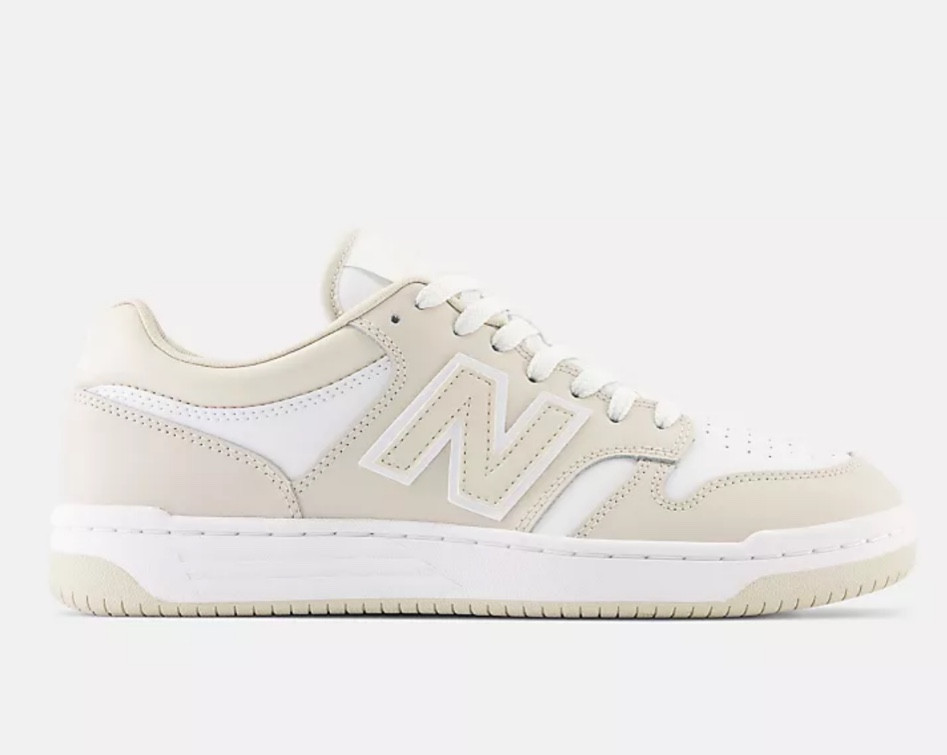 The perfect court shoes to pair with any casual outfit 🤍

#womensshoes 
#womenssneakers
#womensfashion
#casualstyle

#LTKActive #LTKStyleTip #LTKFitness