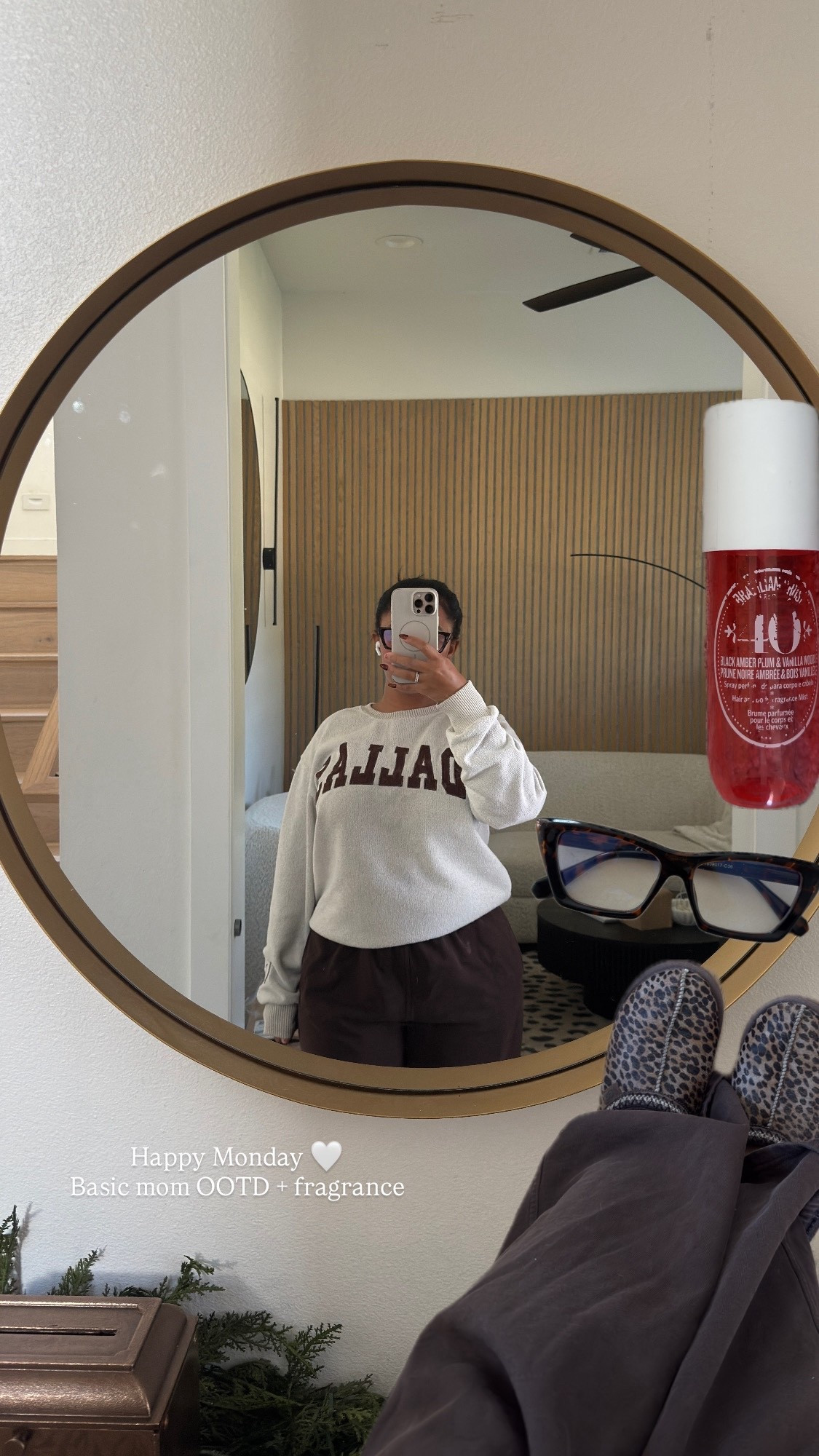 Mom ootd of the day 

#LTKmomlife #LTKFindsUnder50 #LTKStyleTip