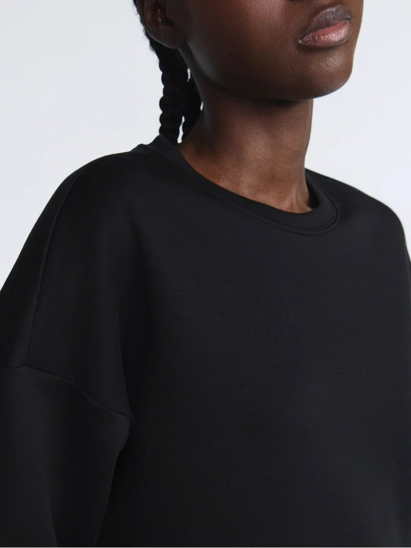 Scoop Women's and Women's Plus New Scubaknit Cropped Sweatshirt with Drop Sleeves, Sizes XS-4X | Walmart (US)