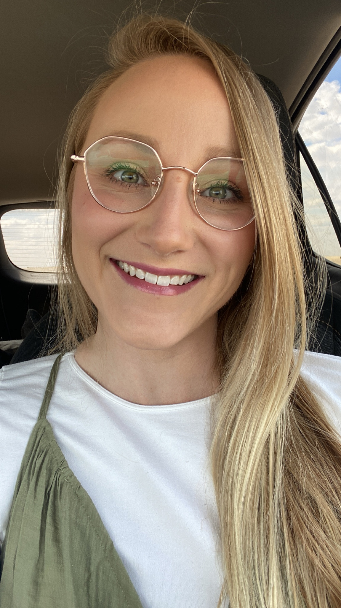 Look today. 
Foundation in color Vienna
Concealer in 1N
Cream bronzer in light bronze
Powder bronzer in light-medium
Powder blush is soft nectar 
Lips in linger
Brows in taupe 

#LTKBeautySale #LTKsalealert #LTKbeauty