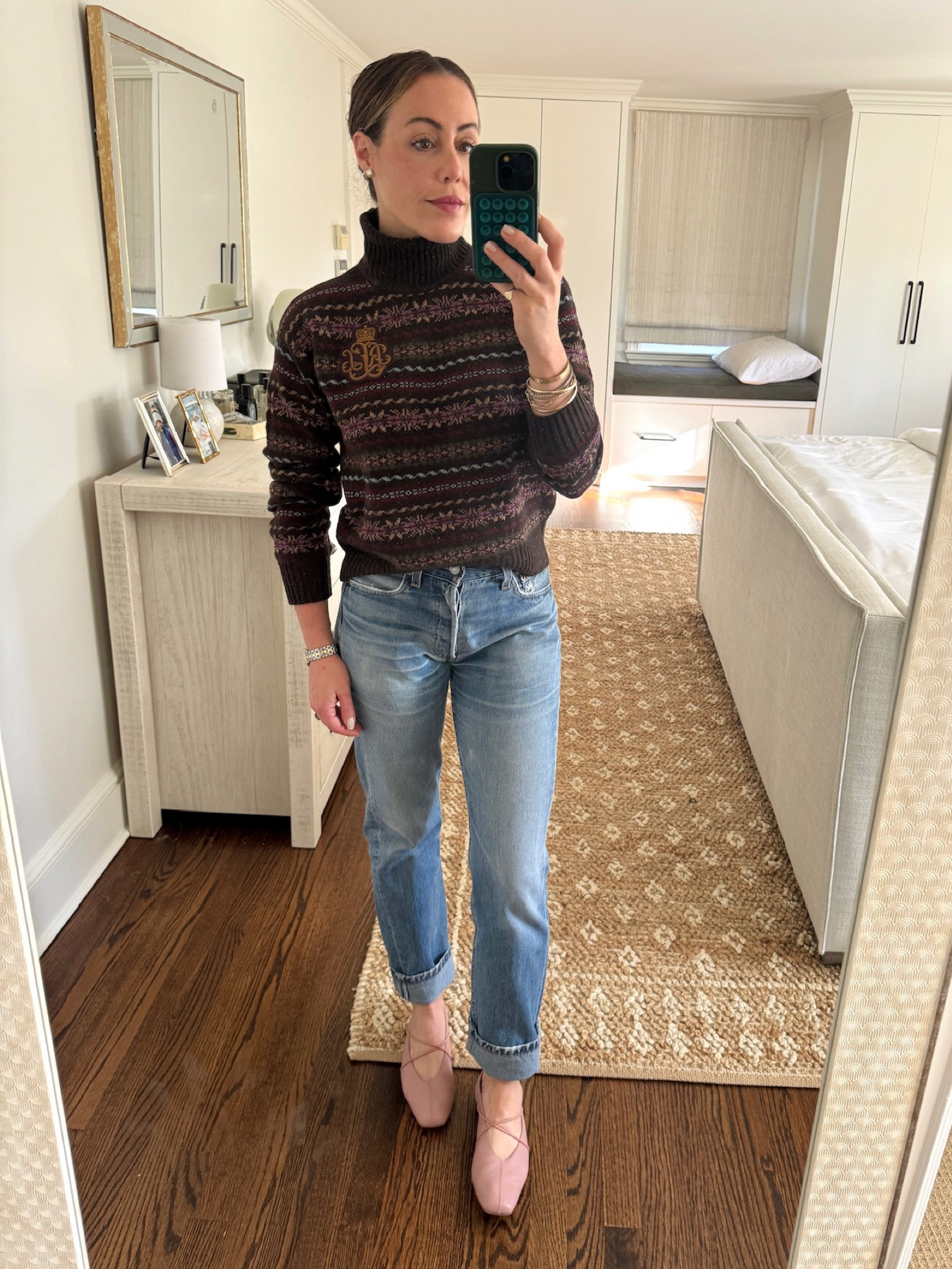 Today’s outfit 🤎 I don’t have an exact link for my Levi’s as they’re vintage, but rounding up what I can for you!

Fall outfit | ballet flats | fall sweater 

#LTKStyleTip #LTKHoliday #LTKSeasonal