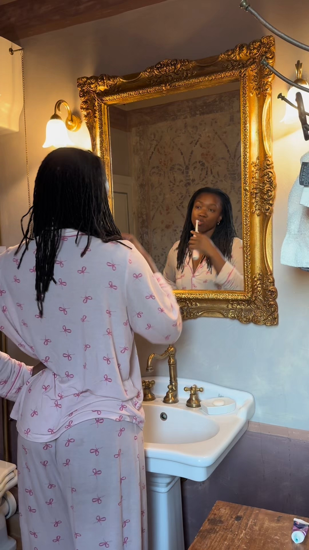 Morning routine in my villa bathroom- staying in Umbria! How cuteeee #skincare


#LTKBeauty