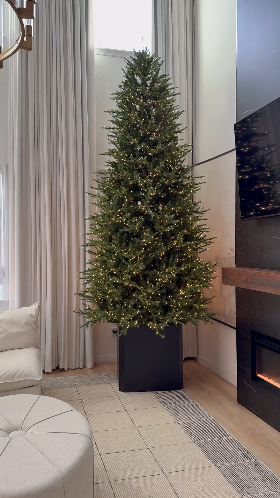 It’s beginning to look a lot like Christmas! ✨🎄

Christmas decor
Christmas tree planter stand
Home
Home decor
Viral twinkling Christmas tree
Viral Home Depot Christmas treee

#LTKSaleAlert #LTKHome #LTKSeasonal