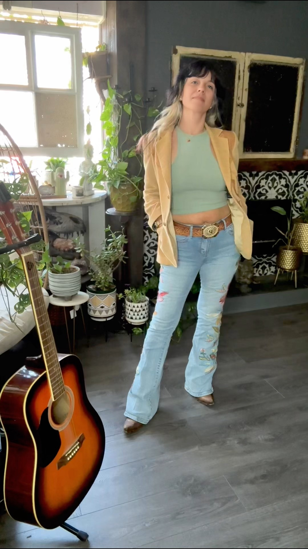 Country, casual, and a little rock ’n roll. 🤠✨ Flare jeans, boots, a classic racerback… and my forever piece, this custom @westerlyusa blazer. 🔥

Shop the look 👉 [LTK link]

#WesternStyle #CountryCool #LTKStyle #OOTD #RocknRollVibes


#LTKdatenight #LTKjeans #LTKsale