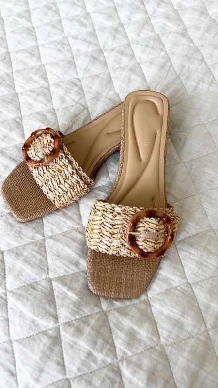 Nothing says spring or summer like a raffia bag or pair of cute sandals!  So today I’m featuring these darling Gatlin slide sandals.  Their cushioned insole, superior arch support and flexible outsole make them the ideal shoe for maximum comfort and style all season long!  ALSO I have a discount code for 20% off your purchase!  Use code ⭐️CINDY20 at checkout!⭐️

#LTKfindsunder100 #LTKSeasonal #LTKover40