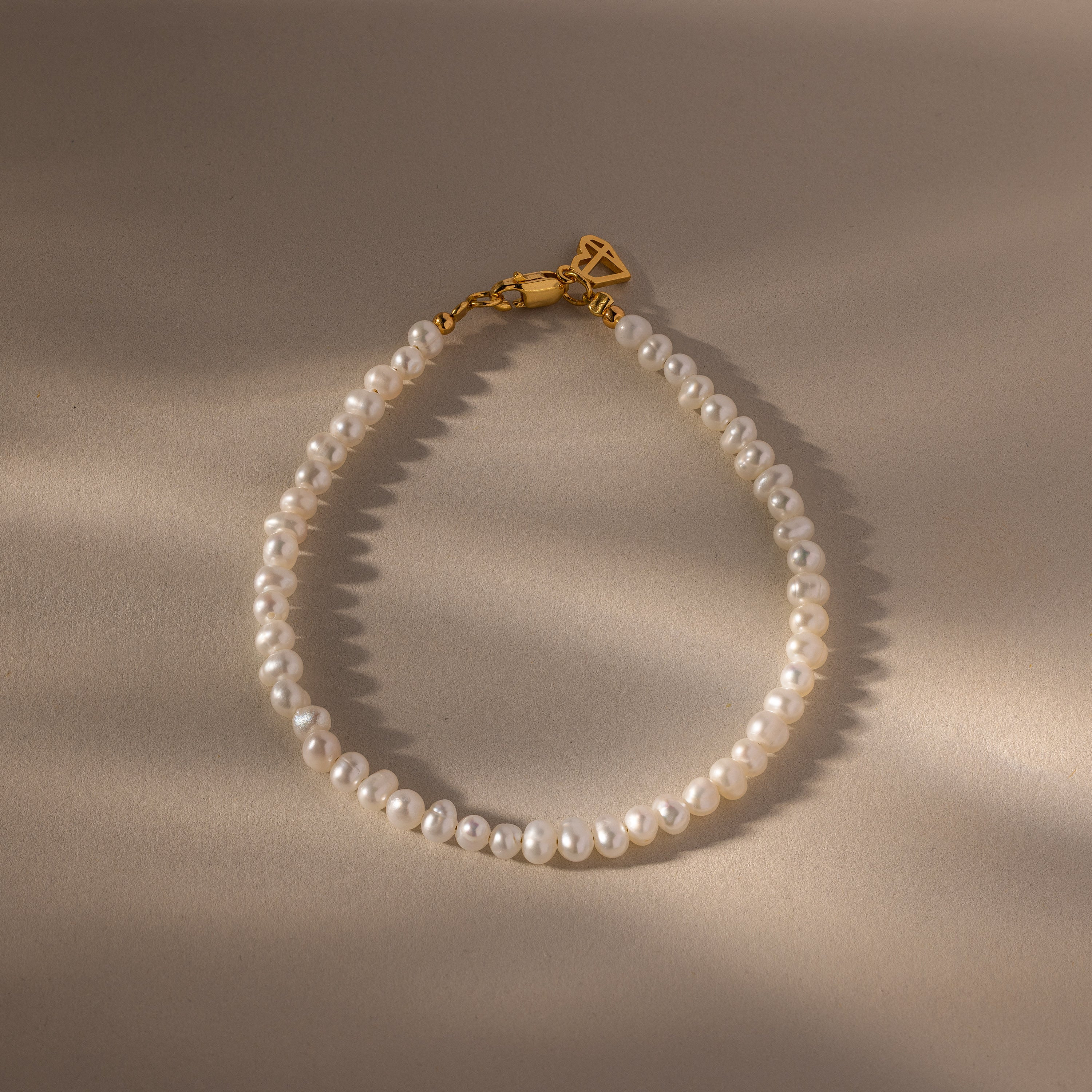 Venus Freshwater Pearl Beaded Bracelet | Caitlyn Minimalist | Caitlyn Minimalist