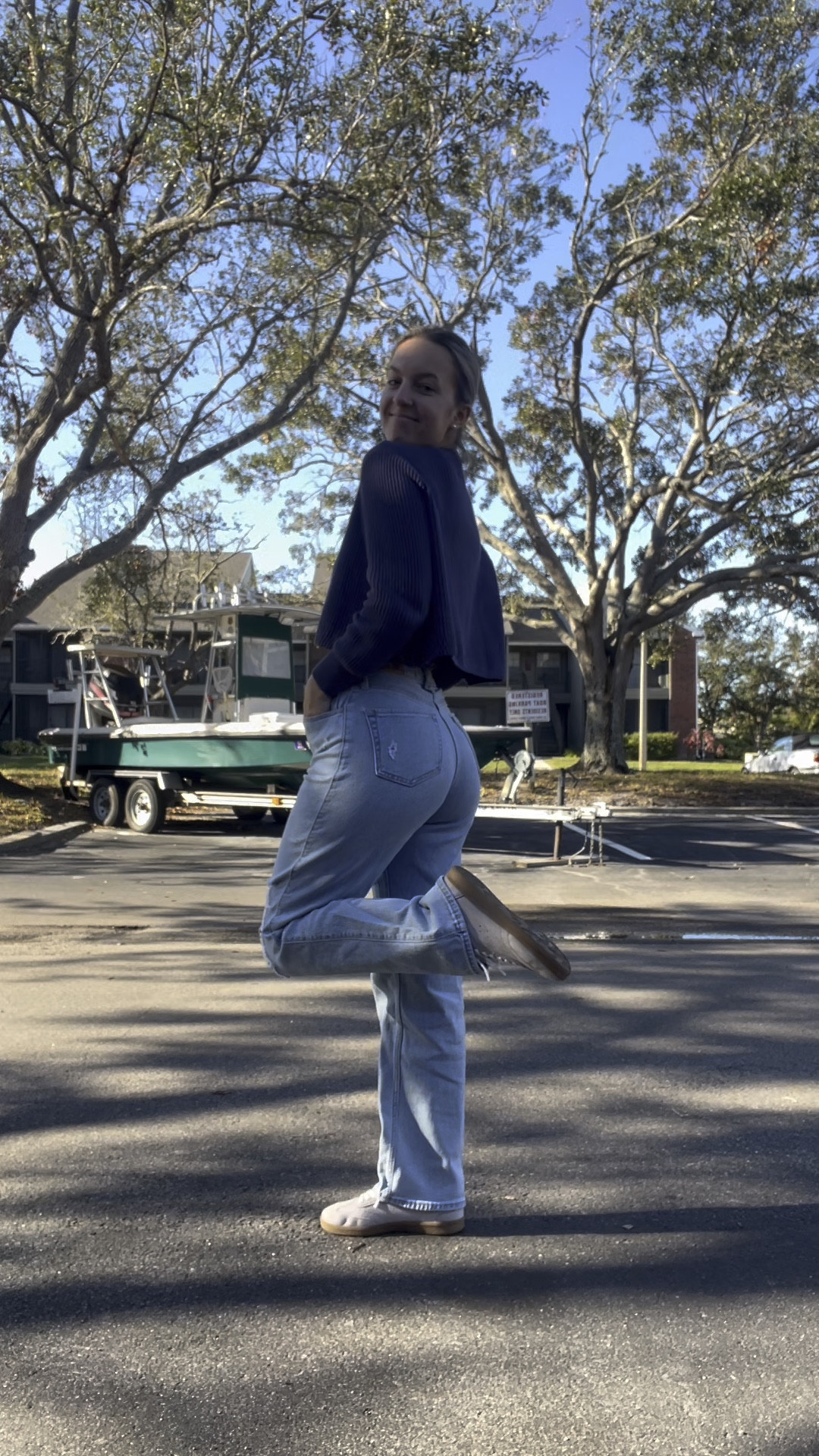 Casual Sunday OOTD ☀️ 

#LTKSeasonal #LTKFindsUnder50 #LTKStyleTip