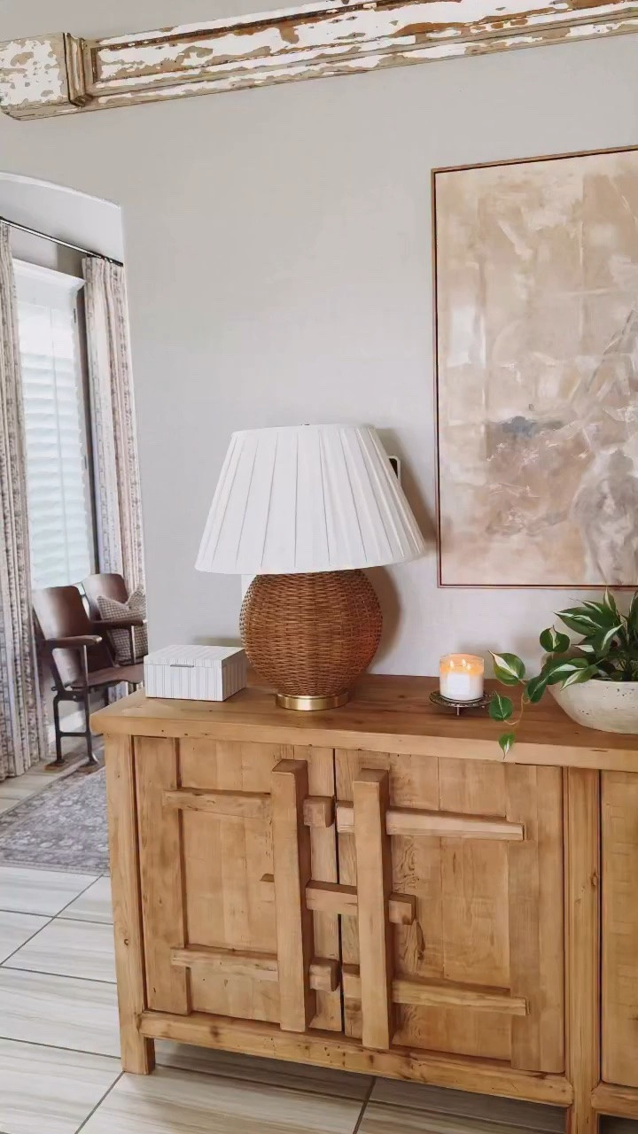 When it comes to Summer decor, I like to keep things clean and simple! I restyled my vintage sideboard for the upcoming months and honestly, I probably won’t change it much if at all until late Summer/early Fall. 

This gorgeous custom abstract horse painting from @atelieroil_  has been here since the Fall and I love how well it fits in with my decor throughout every season! 

#atelieroil #livingroomdecorating #neutraldecor #summerdecor #simplestyling