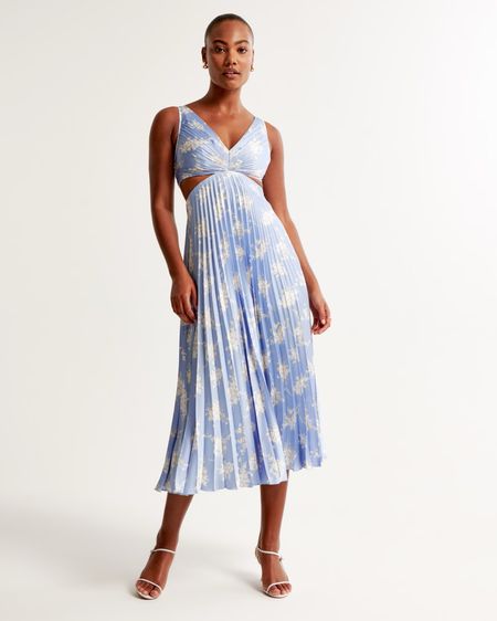 Spring Wedding Guest Dress for less than $200 🤍