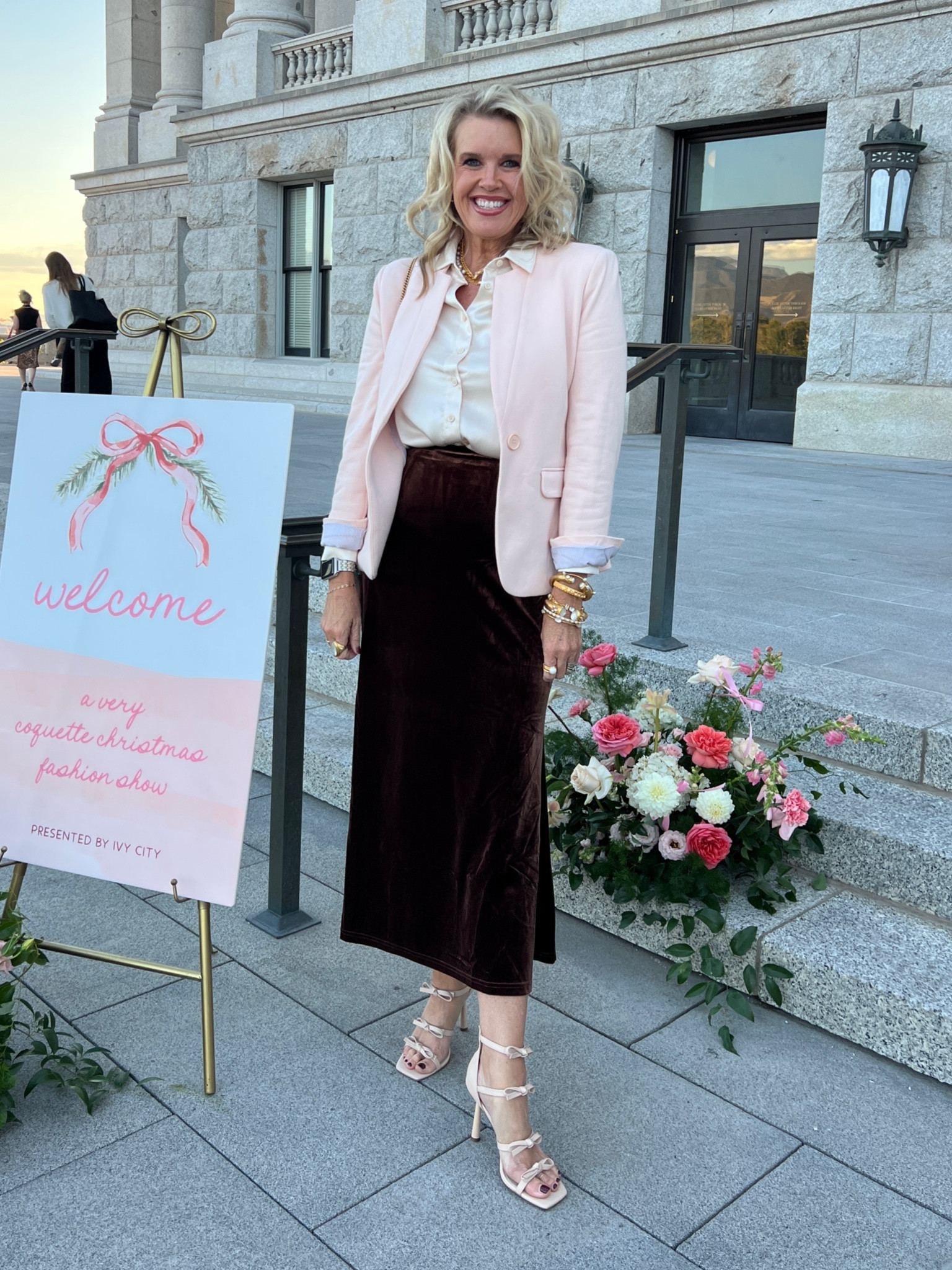 Holiday outfit/ Wedding guest  or a great Thanksgiving day outfit

Ivy city brown velvet  maxi skirt fits tts I am wearing small 

Chicos cream silk button up fit tts in size 0 

Blush pink notch blazer by Gibsonlook 
Save 10% off with code DARCY10 

Bow heels by Cecilia NYC 

Jewelry Julie Vos & French Kande 



#LTKHoliday #LTKWedding #LTKStyleTip