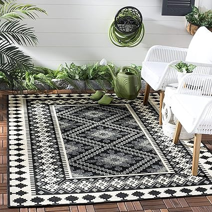 Safavieh Veranda Collection VER099 Boho Indoor/ Outdoor Non-Shedding Easy Cleaning Patio Backyard... | Amazon (US)