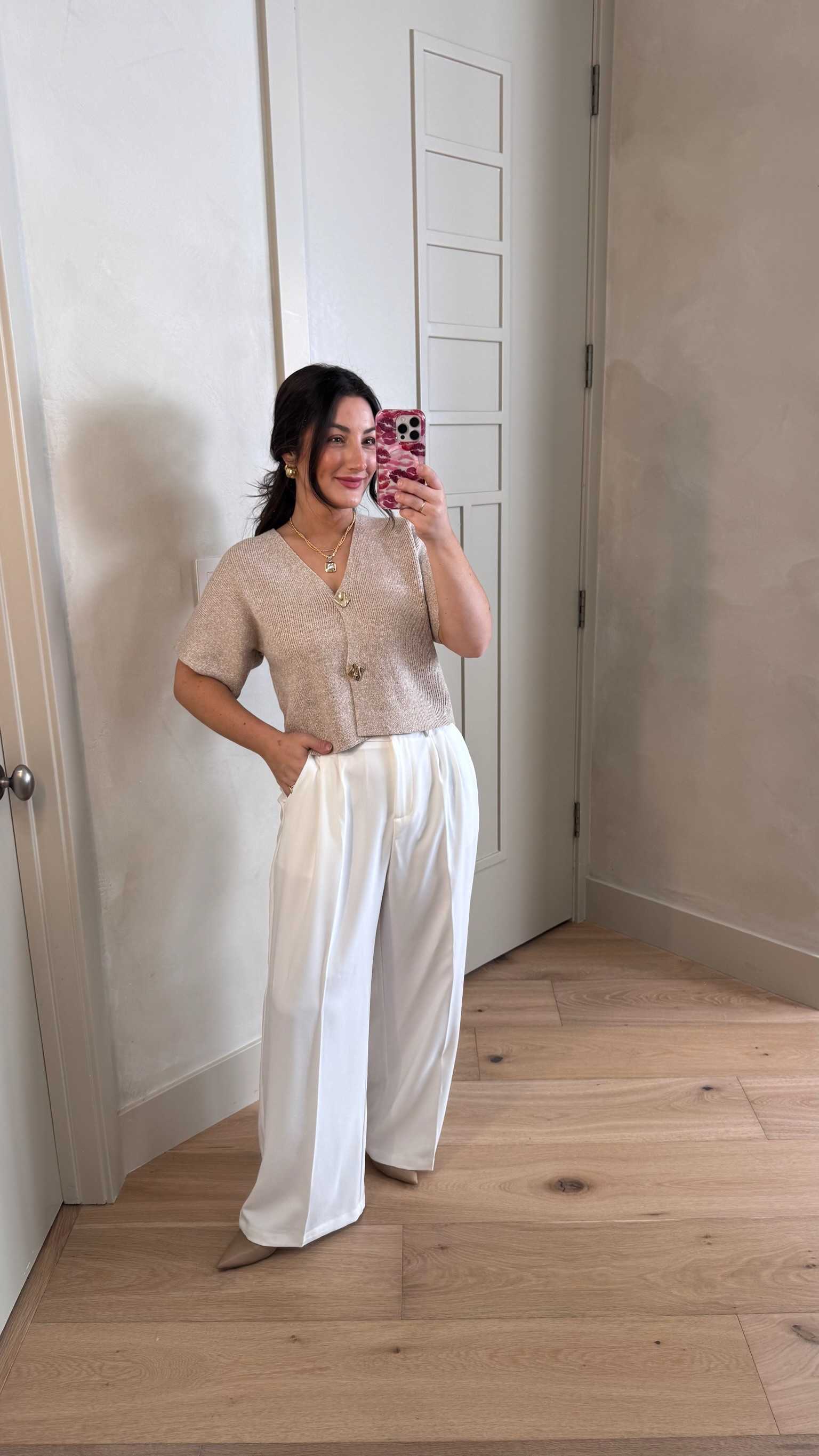 V-neck cardigan and wide leg pants! Perfect for work or events! 

Top size small, Pants size medium short in white thick 

5'0" 140lbs
Petite friendly

#LTKootd #LTKPetite #LTKWorkwear