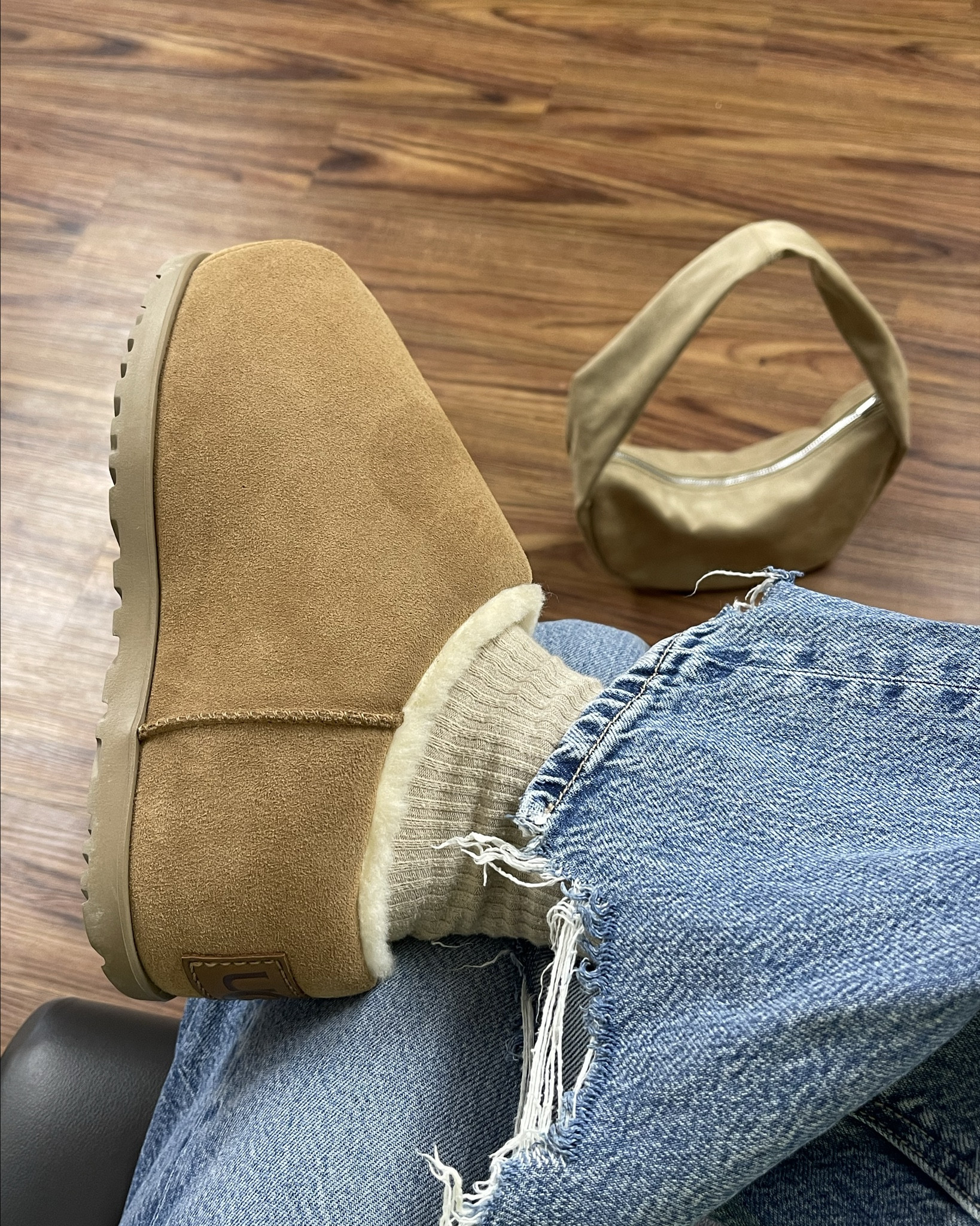 UGG ❄️ 

#LTKSeasonal #LTKShoeCrush #LTKGiftGuide