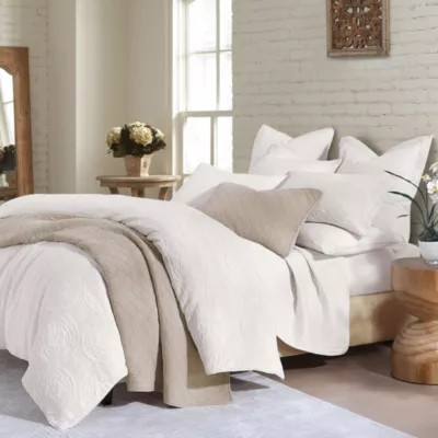 HiEnd Accents Verona MatelassÃ© Comforter Set, 3-Piece, White, King/California King | Belk