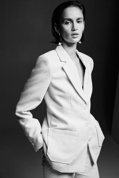 Textured blazer - Cream - Ladies | H&M GB | H&M (UK, MY, IN, SG, PH, TW, HK)