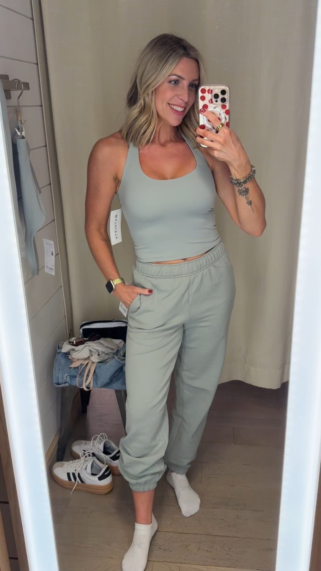 Athleta
Holter top
Athleticwear
Active
Sweat pants
Travel wear
Workout
Comfy
Casual
Green

#LTKOver40 #LTKActive #LTKTravel