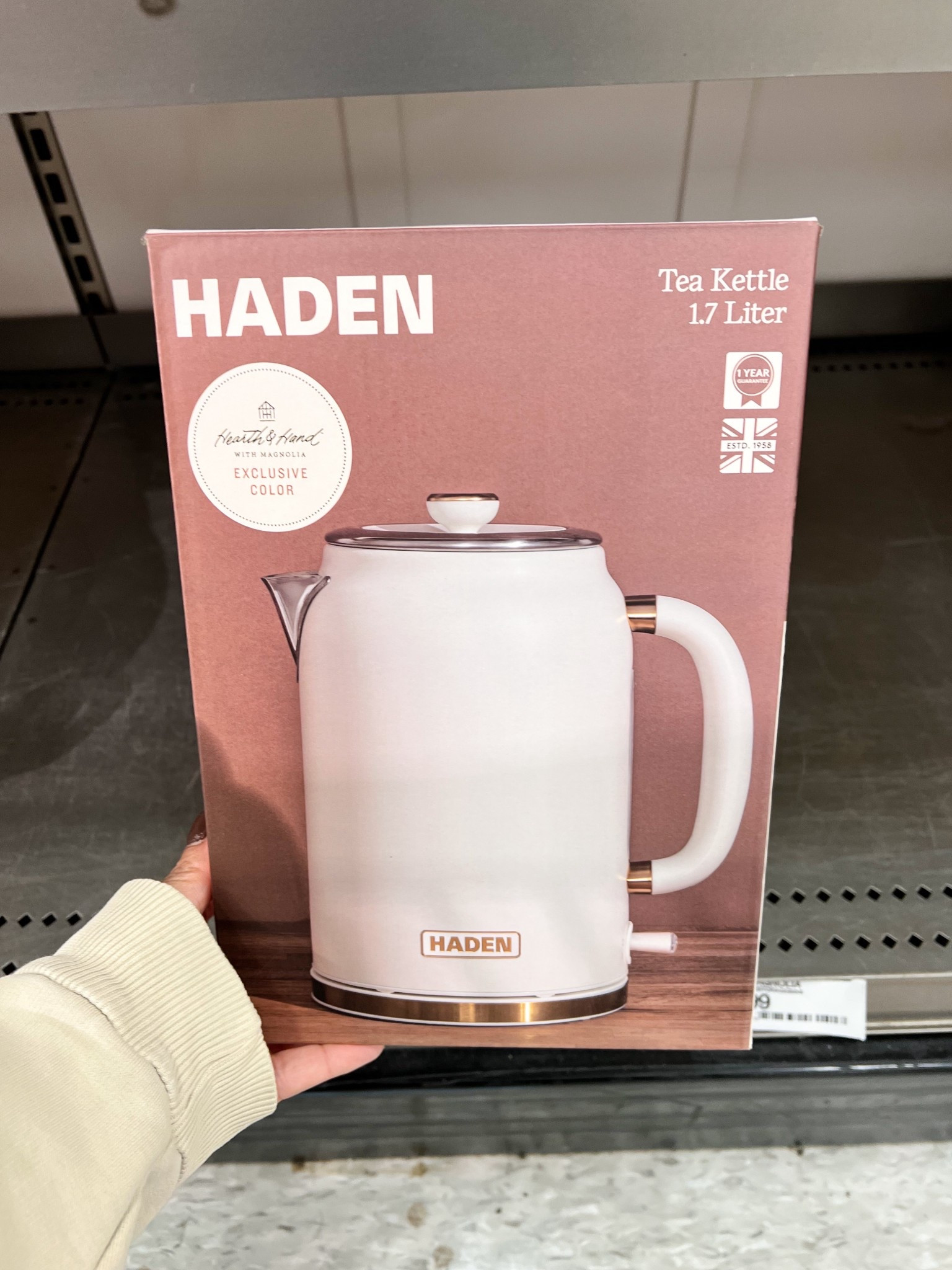 The prettiest tea kettle 

#LTKHome #LTKfoodie