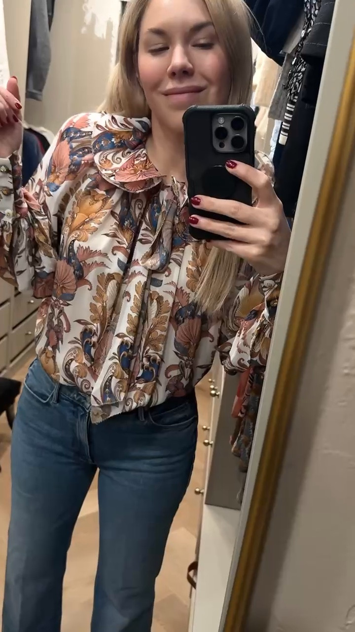 Spring outfit 
**JEANS RUN SMALL BUT HAVE A LITTLE STRETCH**
I sized down for a more loose fit - they do run on the smaller side 