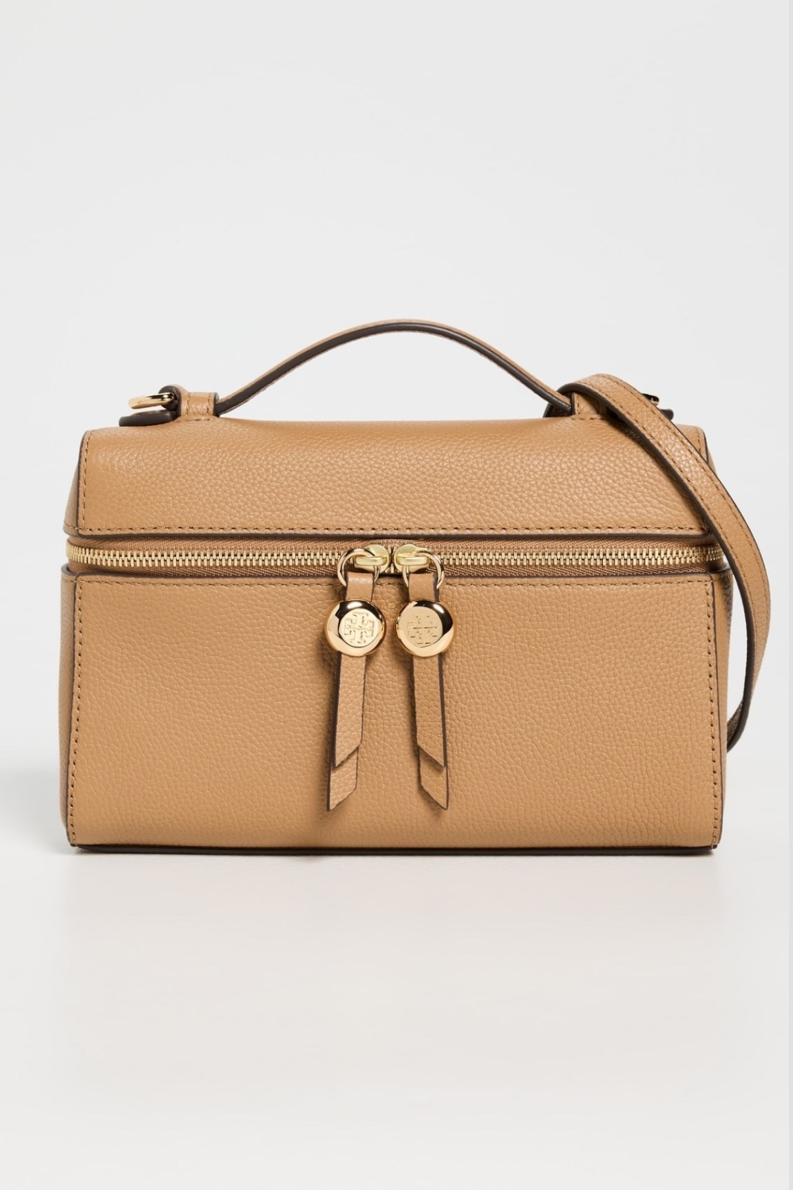 How perfect would this be under the tree? 😍 Love this new bag from Tory Burch!

#LTKGiftGuide #LTKWorkwear #LTKStyleTip