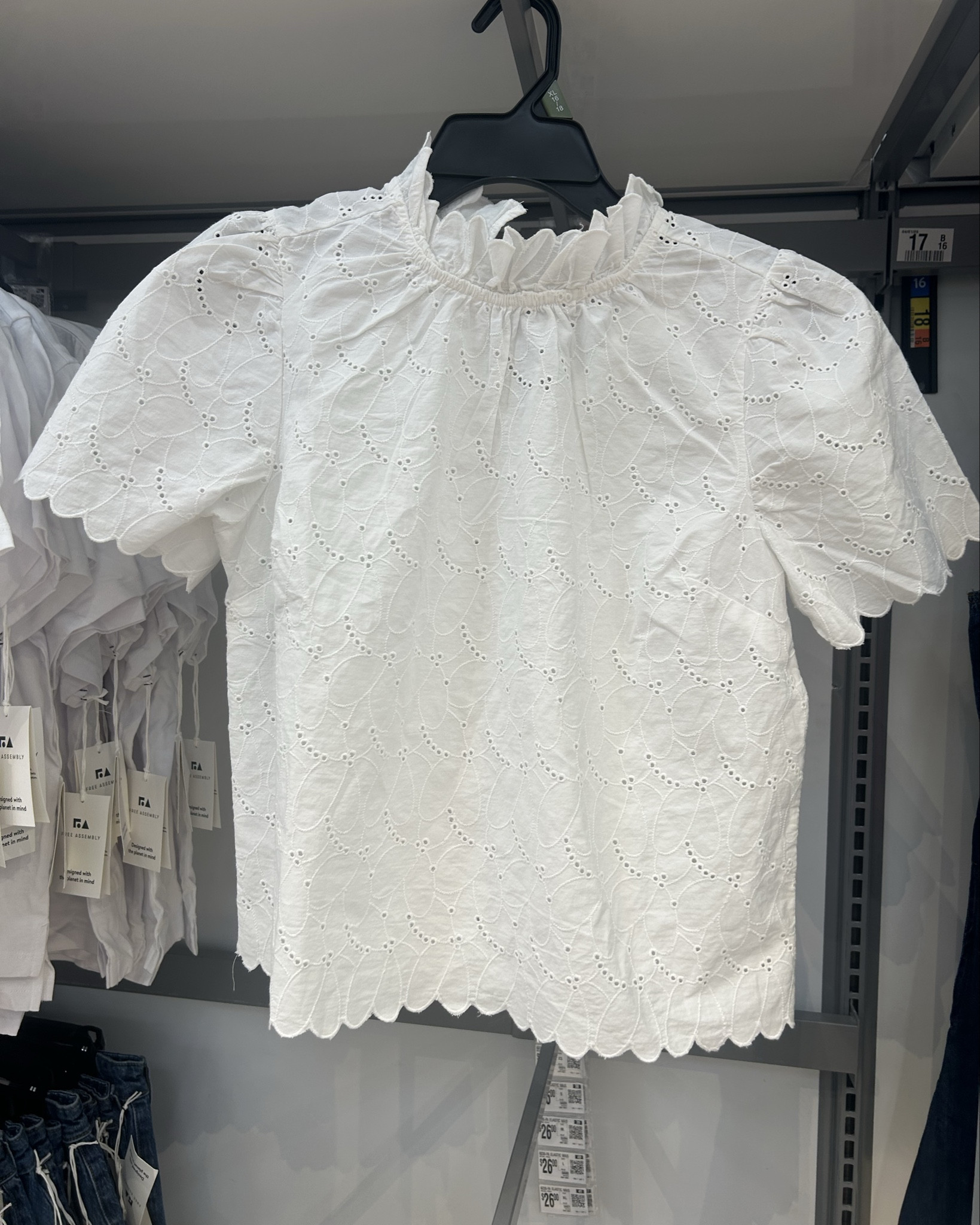 The CUTEST Walmart finds under $30!!! 


Workwear | activewear | spring | summer | jeans 

#LTKFindsUnder50 #LTKSeasonal #LTKWorkwear