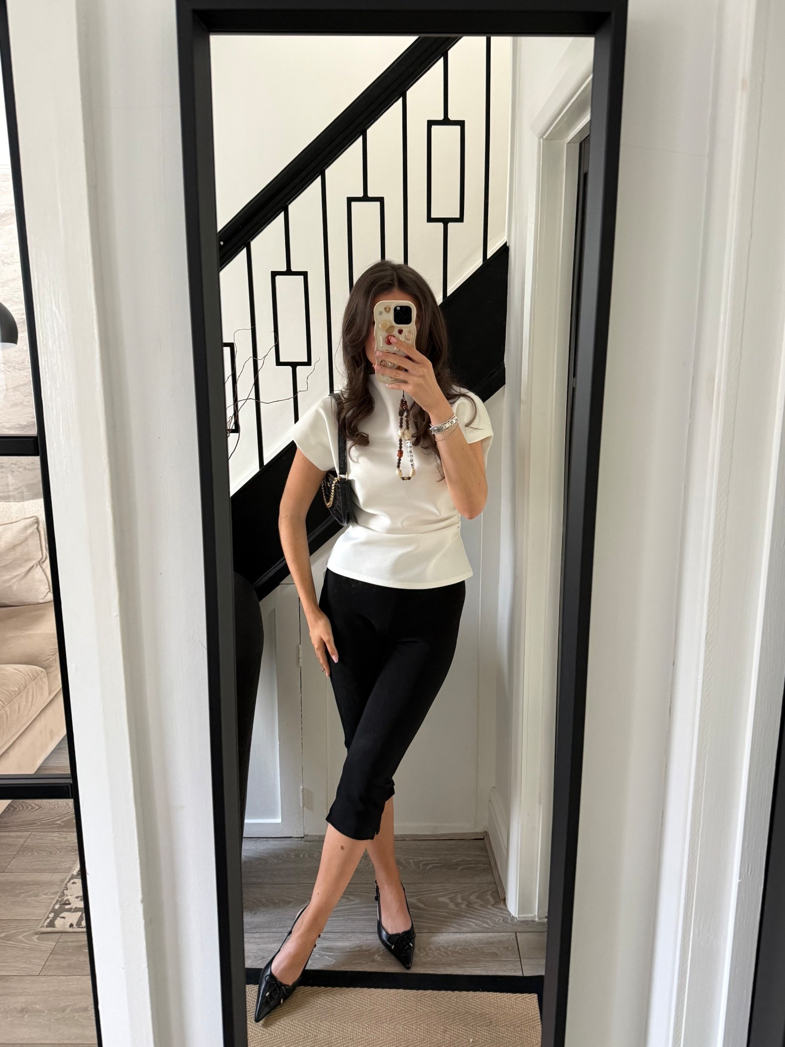 B&W capri fit 🤍🖤

#LTKtravel #LTKstyletip #LTKspring