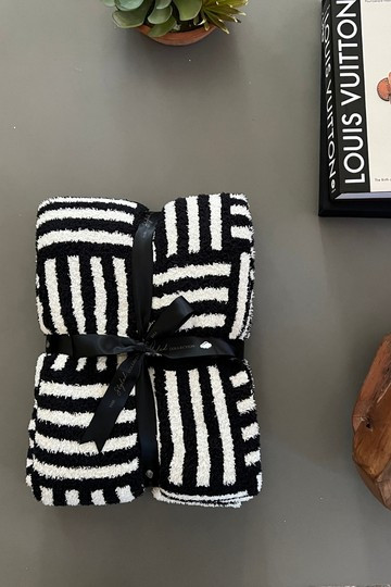 Basketweave Buttery Blanket | The Styled Collection
