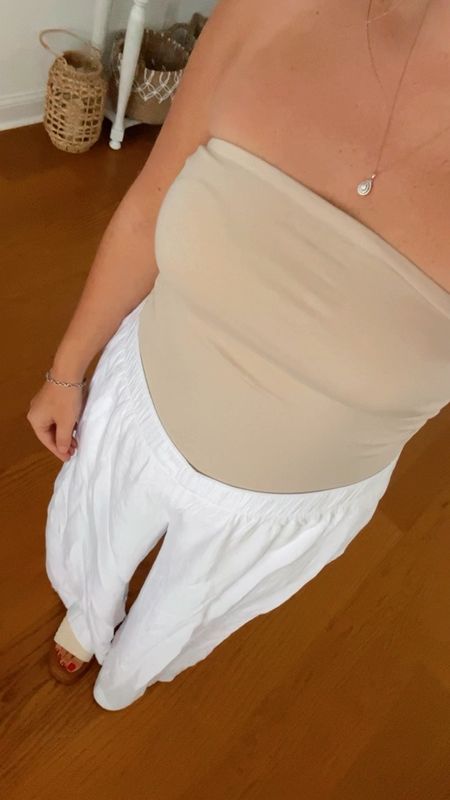 Summer Outfit

Tube Top, Seamless Tops, White Pants, Pull On Pants, Sandals, Summer Outfit, Causal Workwear 

#LTKFindsUnder100 #LTKShoeCrush #LTKStyleTip