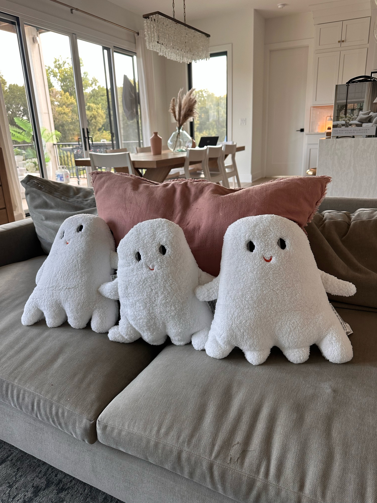 OBSESSED with these little $10 ghosts from target! I got one each for the kids for their beds 👻 