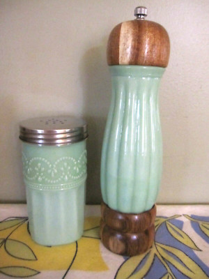 The Pioneer Woman Jadeite Timeless Beauty Pepper Mill Grinder Shaker 9" & SALT | eBay US