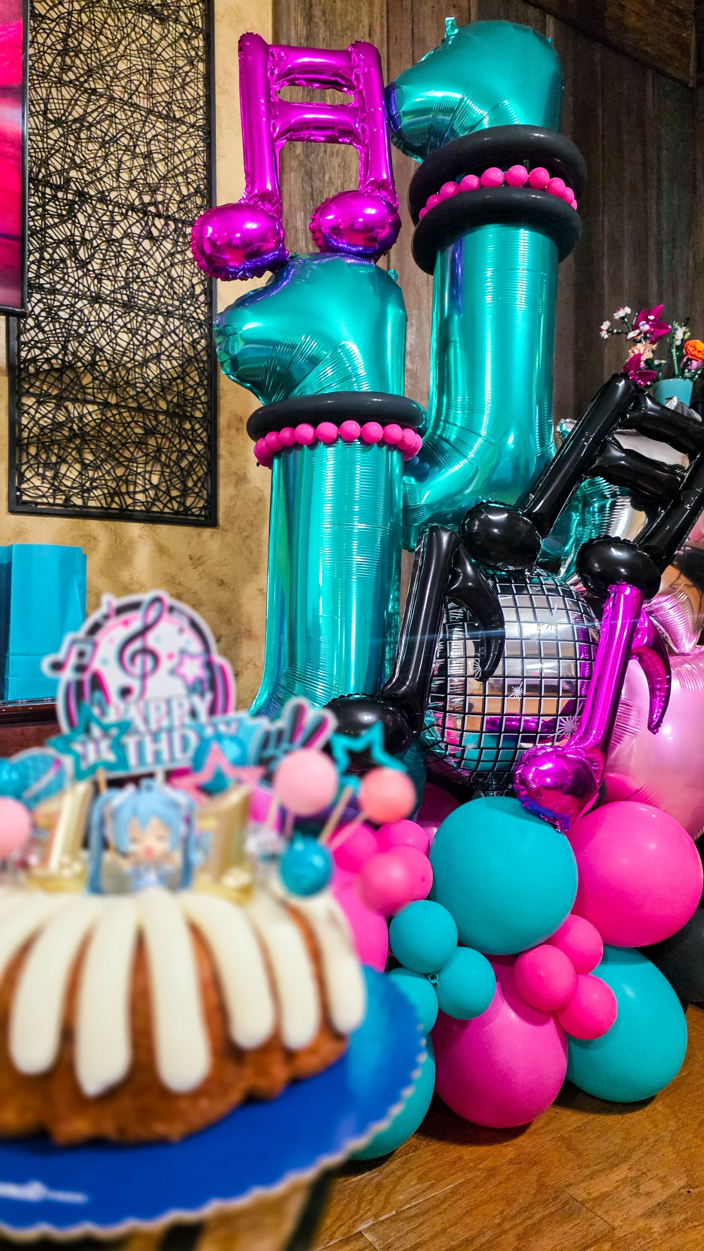 How cute is this party theme#ltkparty #ltkballoons

#LTKKids #LTKmomlife