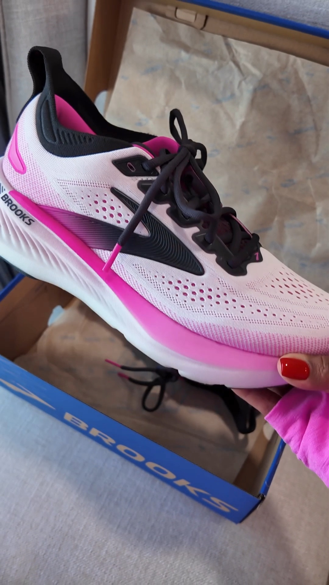 My sneakers are the Brooks Gylcerin GTS 23. So comfortable and have made my runs the best! 


Running gear, garmin, marathon training, fitness journey, Running shoes, wellness journey, sneakers, brooks running shoes, Smiles and Pearls

#LTKfitnessgoals #LTKActive #LTKMidsize