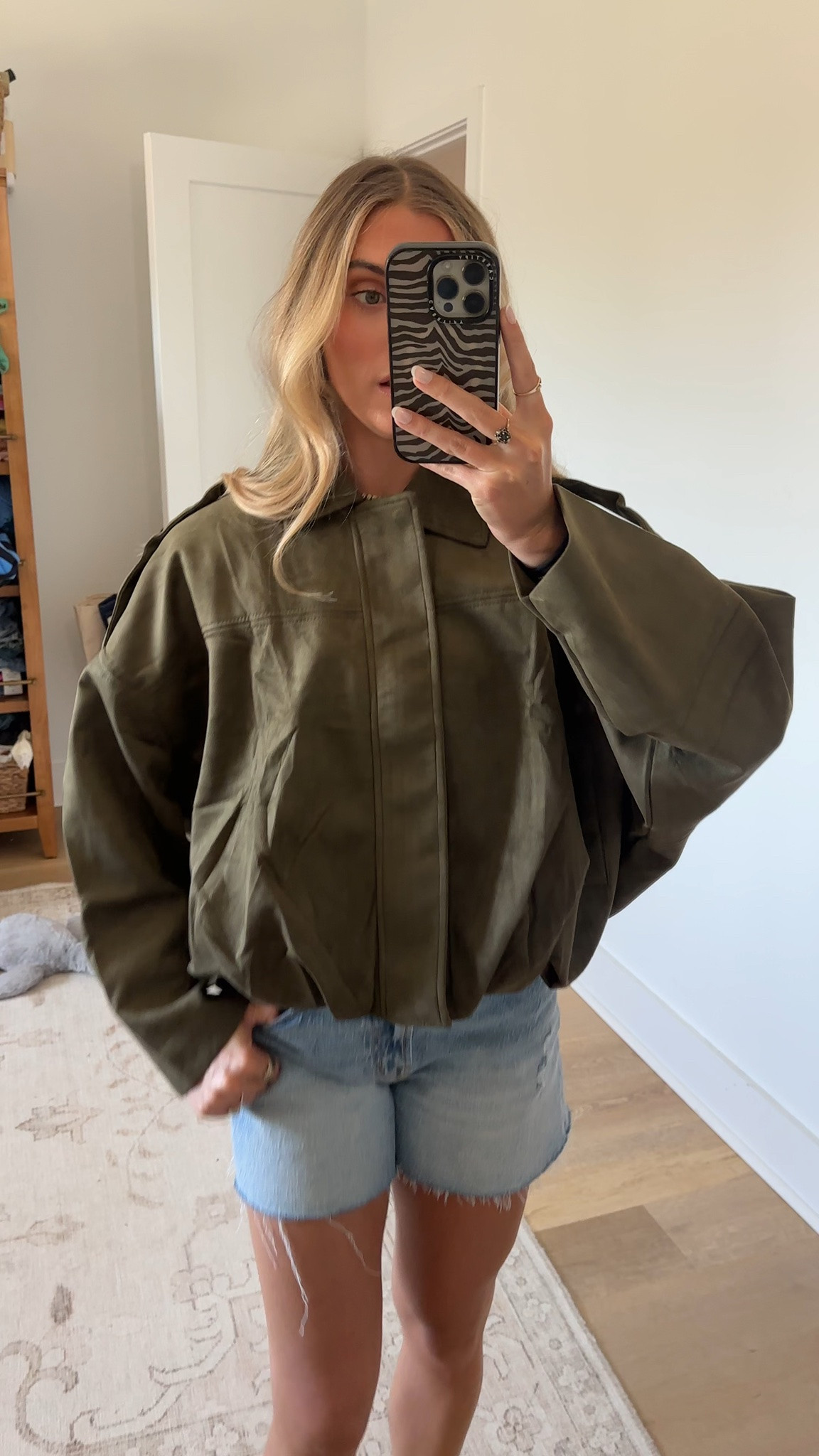Amazon size small Womens Faux Suede Bomber Jacket Oversized Coat with Pockets
Cropped Jackets for Women, Batwing Sleeve Streetwear Daily Outfits, Fall Winter Suede Zip Up with Pockets

#LTKootd #LTKSaleAlert #LTKSeasonal