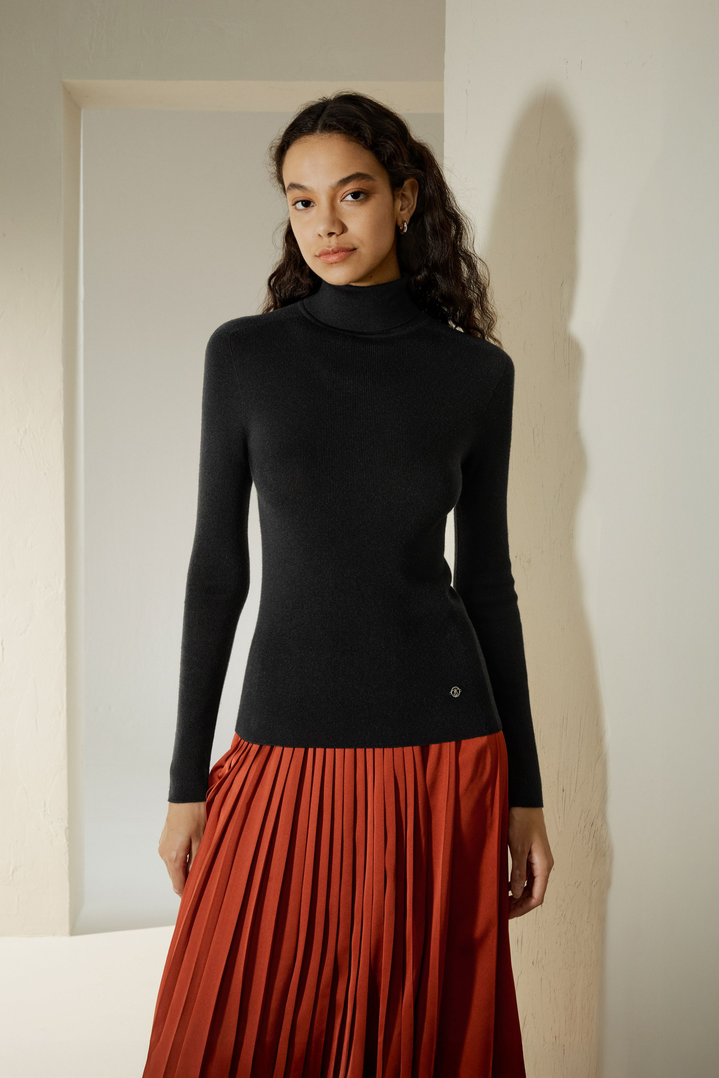 Seamless Silk-Cashmere Blend Turtleneck Sweater | LilySilk