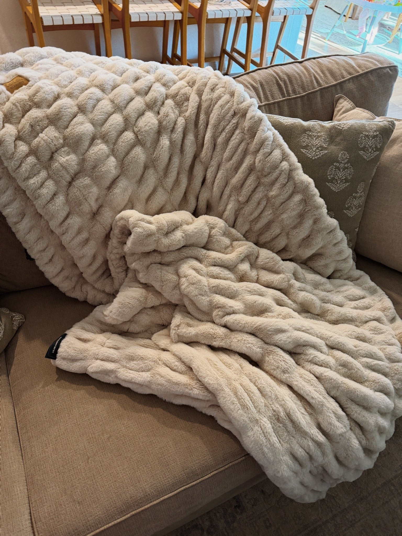 Cozy blanket 50% off with code MAKENNA50