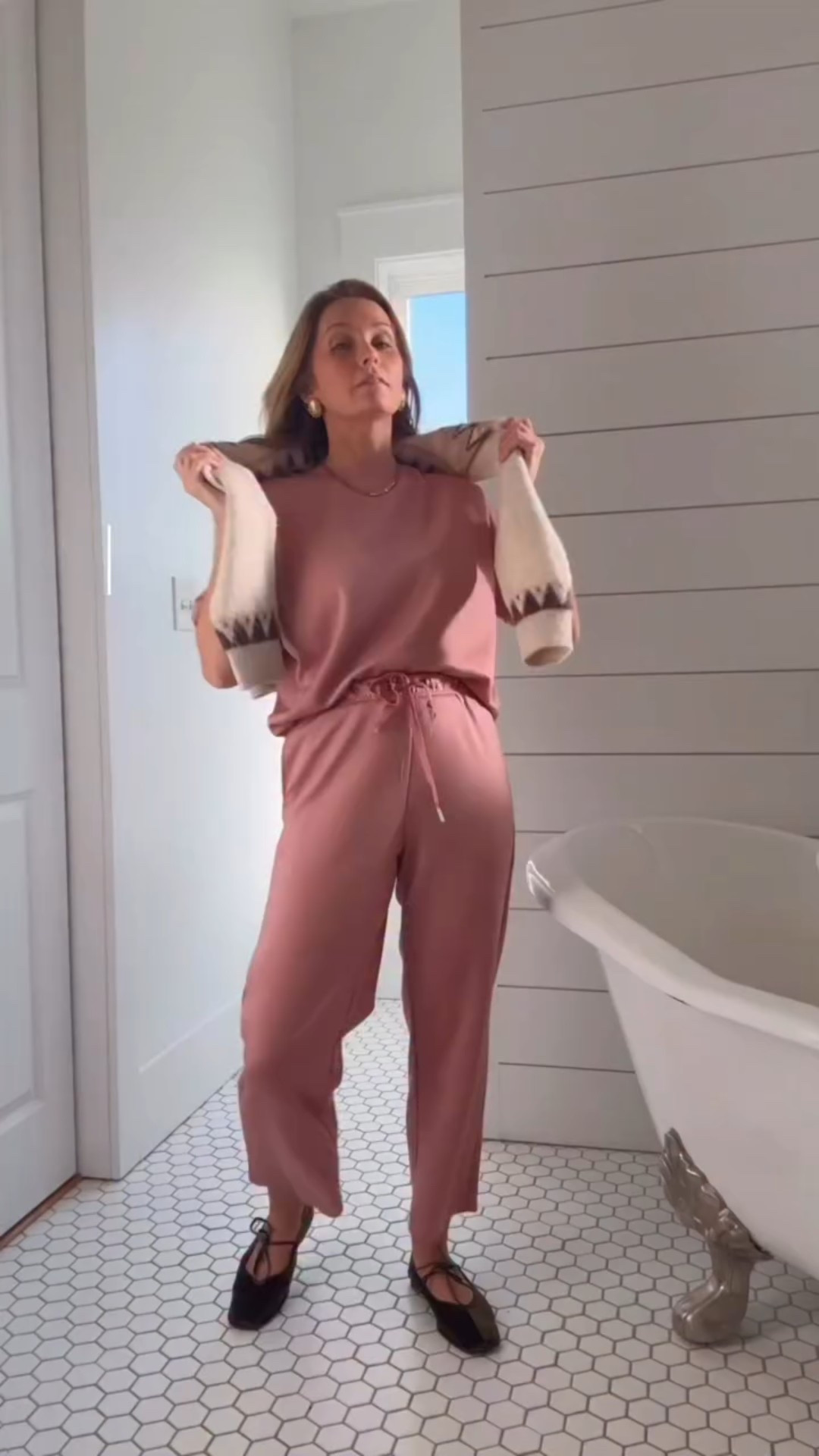 preschool drop off doesn’t have to be boring!! found these fun sets that are SO GOOD and under $50!! of course I grabbed several colors 🙃 need one more and I can wear Monday thru Friday! 👏🏼

comment SHOP and I’ll DM you all the details! 〰️ 

#momootd #momlife #momstyle