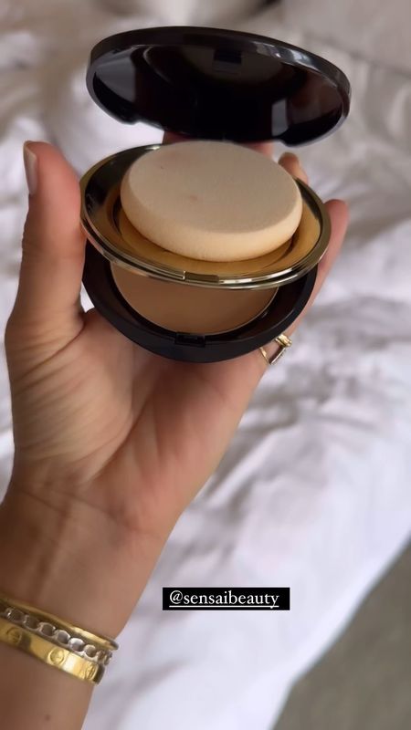 Loving this powder (shade 204.5) as  to set and touch up throughout the day. Super silky with zero powder finish! The powder and compact are sold separately but I linked them both!⚡️ #ltkvideo #ltkbeauty #ltkfindsunder100

#LTKBeauty #LTKFindsUnder100 #LTKVideo