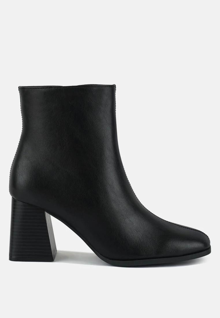 Cox Cut Out Block Heeled Chelsea Boots | Black / US-5 / UK-3 / EU-36 | Casual Chic Boutique