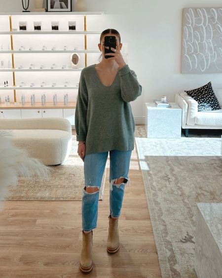 Casual work outfit 
H&M sweater - this is a very oversized sweater - wearing a small 

Abercrombie jeans - wearing my true size 27 

Steve Madden booties - the exact style is no longer made but I linked a very similar one! 



#LTKstyletip #LTKfindsunder100 #LTKworkwear