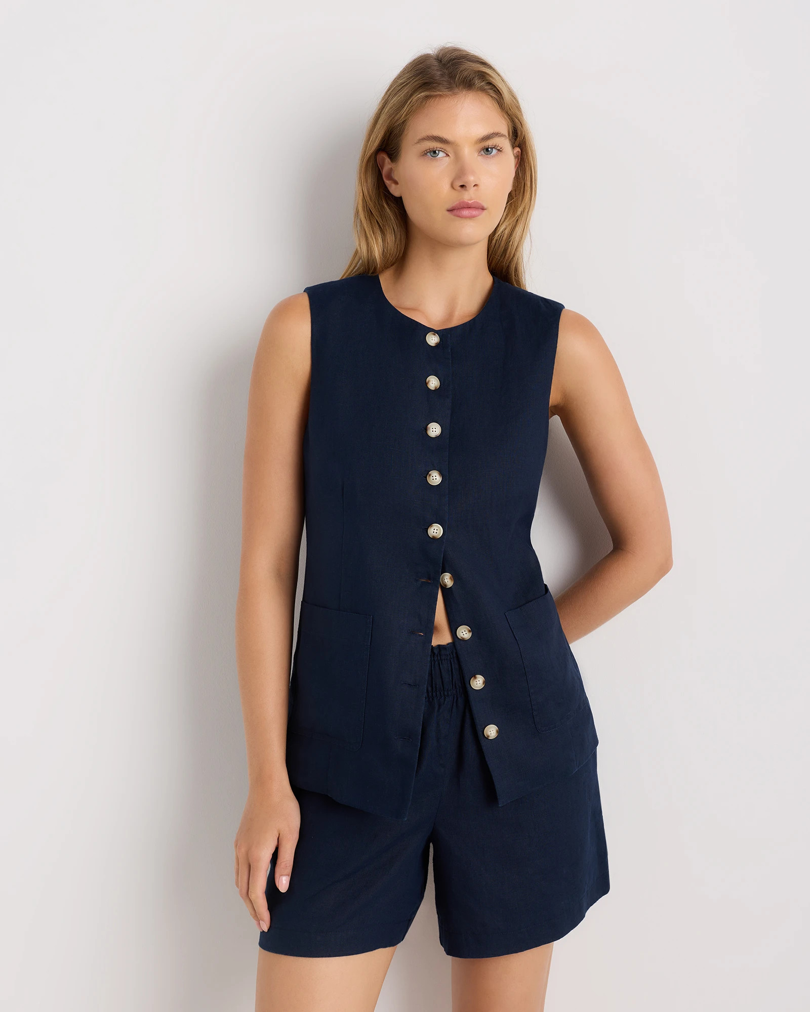 Quince | Women's 100% European Linen Longline Vest in Black, Size Large | Quince