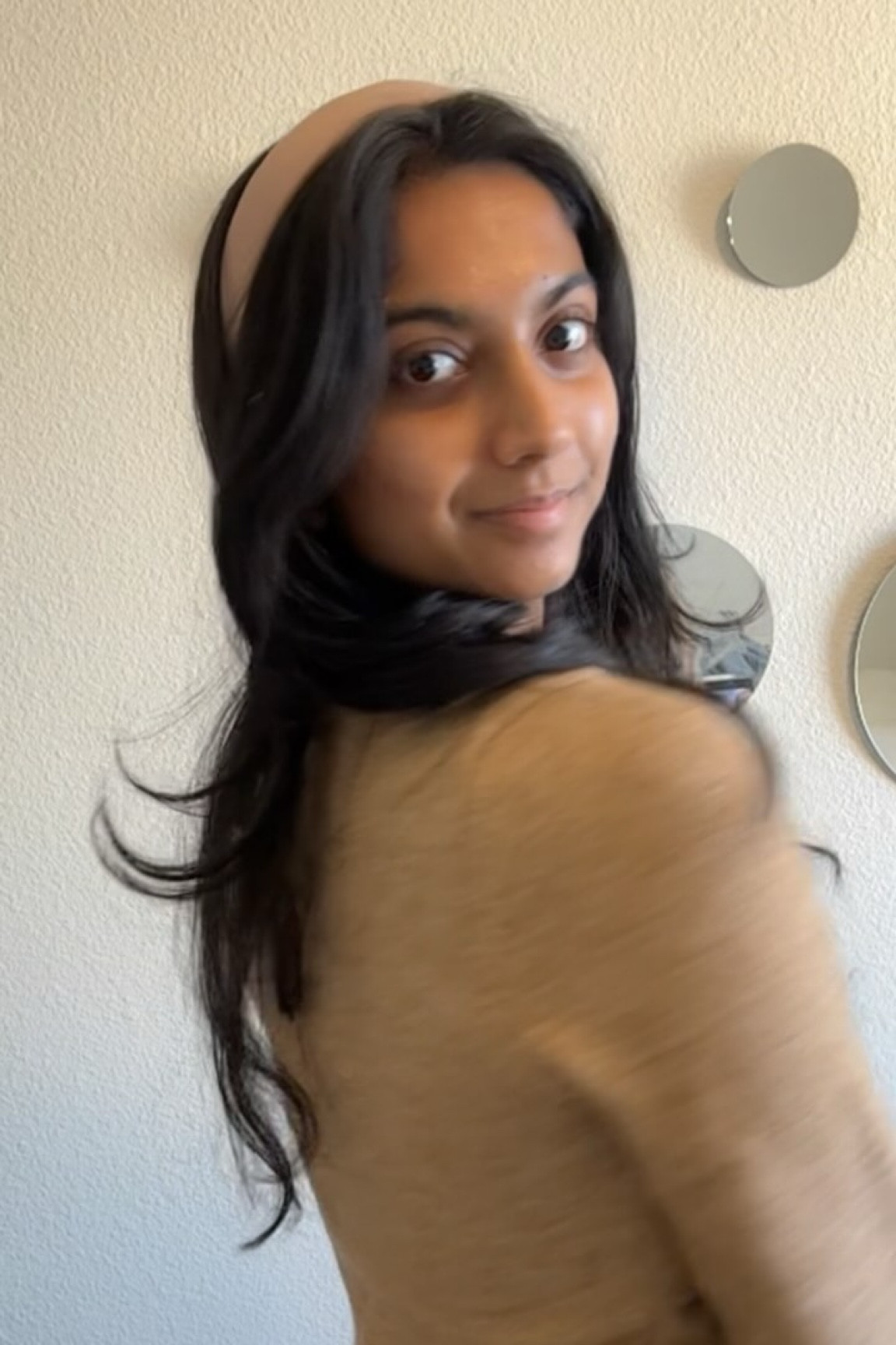 Sweater Weather with @shopcider 🤎🍂
Comment “Sweater” and I’ll send you the link to the sweater!
#sweater #season #fall #explorepage #trending #viral #viral #ugc #pr #contentcreator

#LTKSeasonal #LTKFindsUnder50 #LTKWorkwear