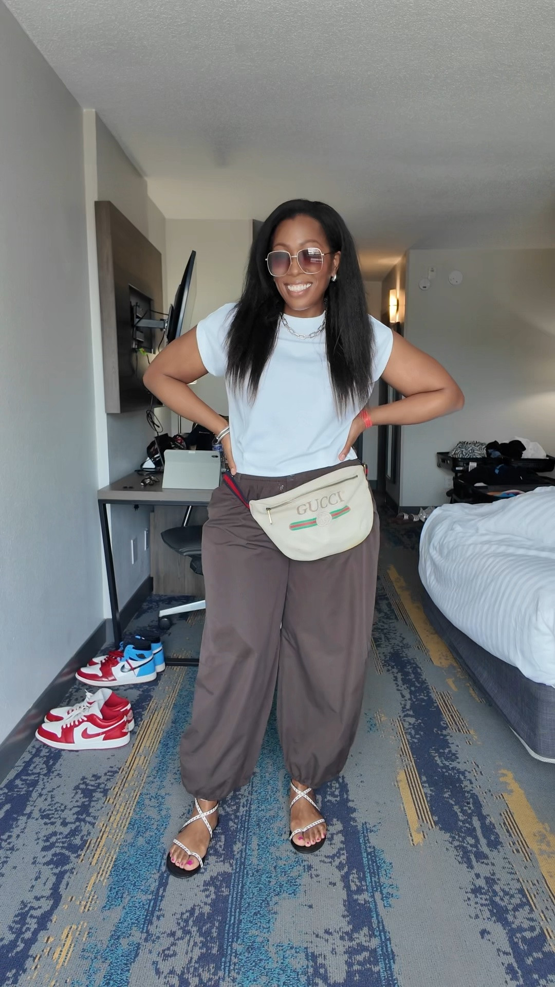 Elevated casual mom style! Balloon hem pants with a cropped white tee for effortless style!

#LTKgrwm #LTKootd #LTKMidsize