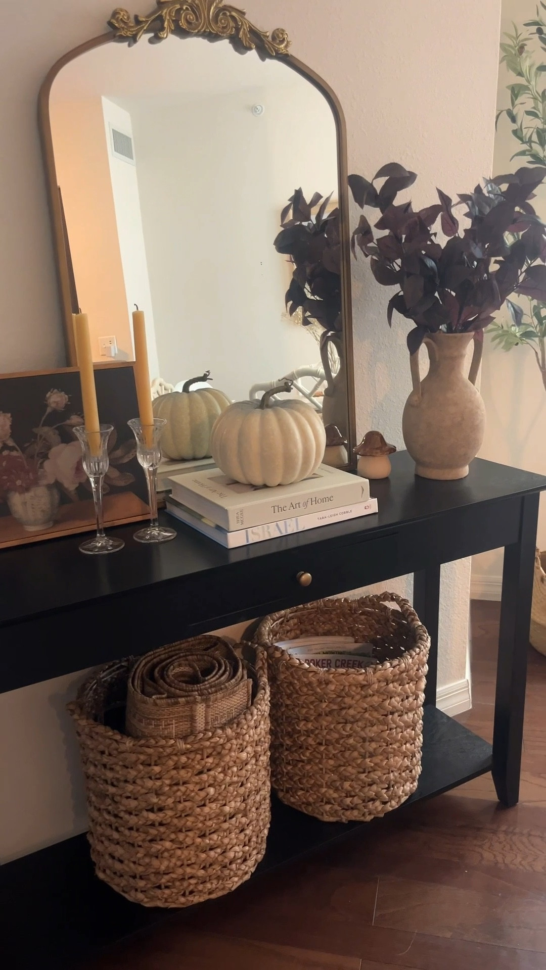 Fall hallway table decor🍂

#LTKSeasonal #LTKHome #LTKPlusSize
