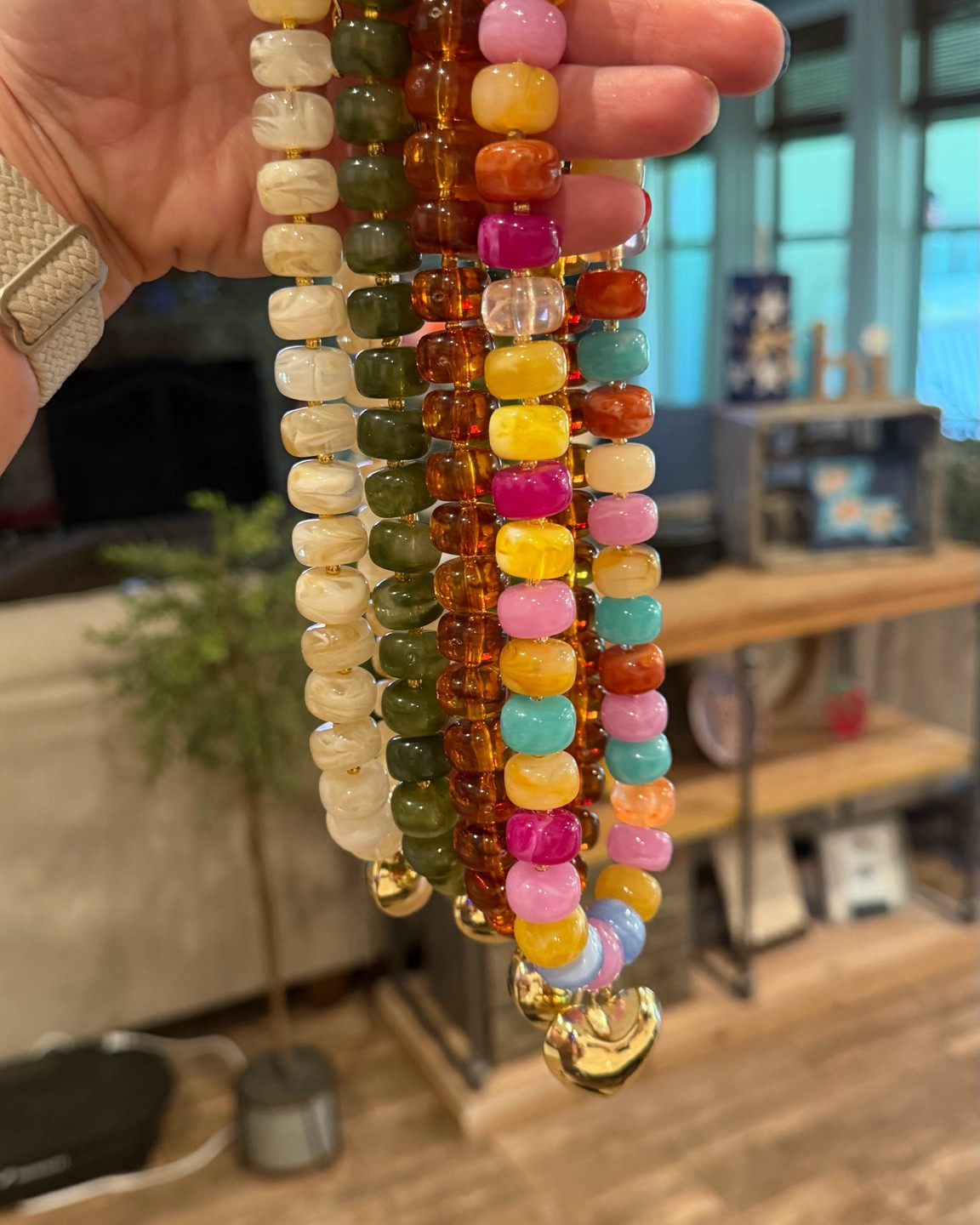 Give me every color in this chunky necklace please.

#LTKootd #LTKOver40 #LTKPetite