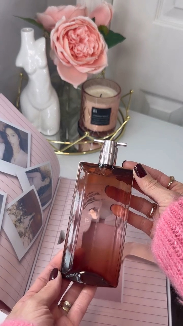 Idôle power Eau De Parfum  @lancomeofficial 

The most beautiful packaging 🤩✨

#idolebylancome #giftedbylancôme #idolepowerlancome #beautyblogger #beautyfashionblogger #contentcreator #fashioncontentcreator