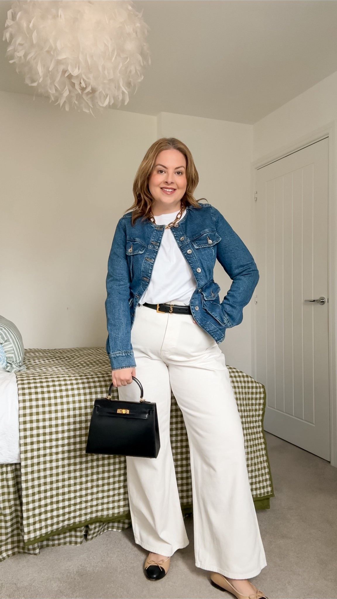 Spring outfit, midsize spring outfit, white jeans, denim utility jacket 

#LTKjeans #LTKmidsize #LTKspring
