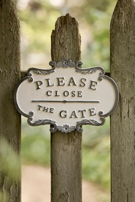 Please Close the Gate Sign | Terrain
