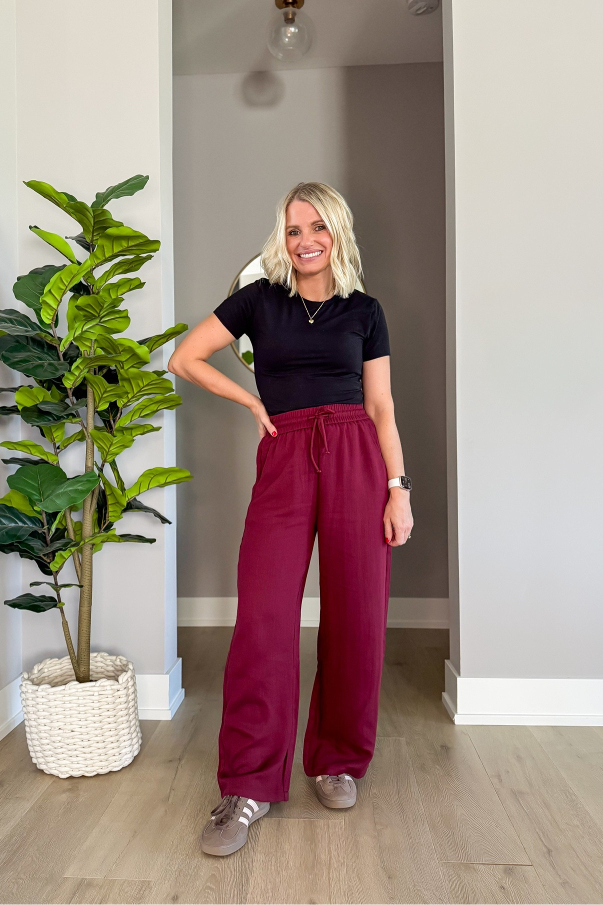 These burgundy linen free drawstring pants from @Halara are so comfortable. I’m wearing them in an xsmall/petite. #gifted #LTKStyle

#LTKOver40 #LTKPetite #LTKSeasonal